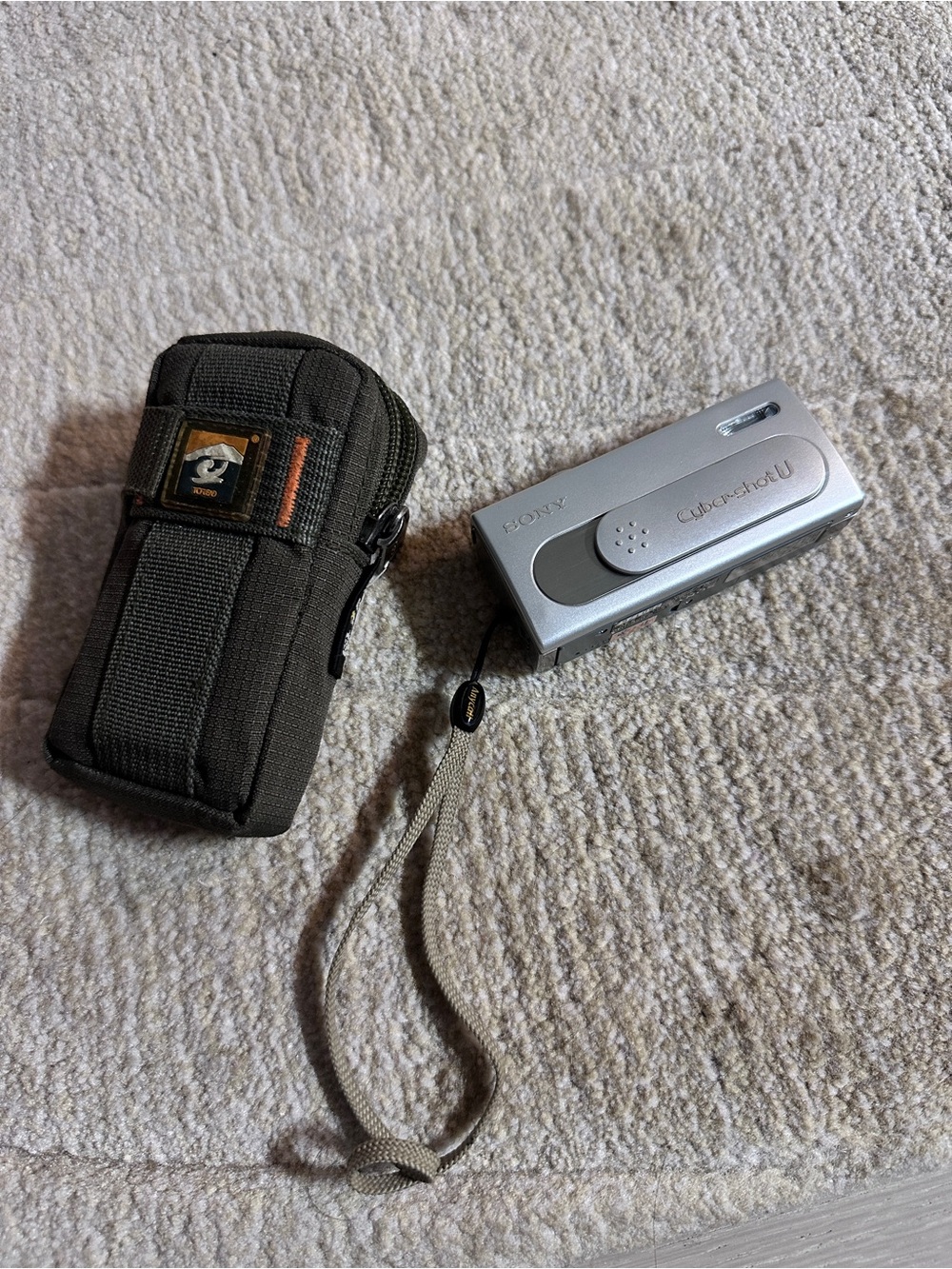 Sony Cyber-shot U camerA